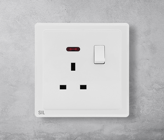 13A Flat 3 Pin Socket Ecomax